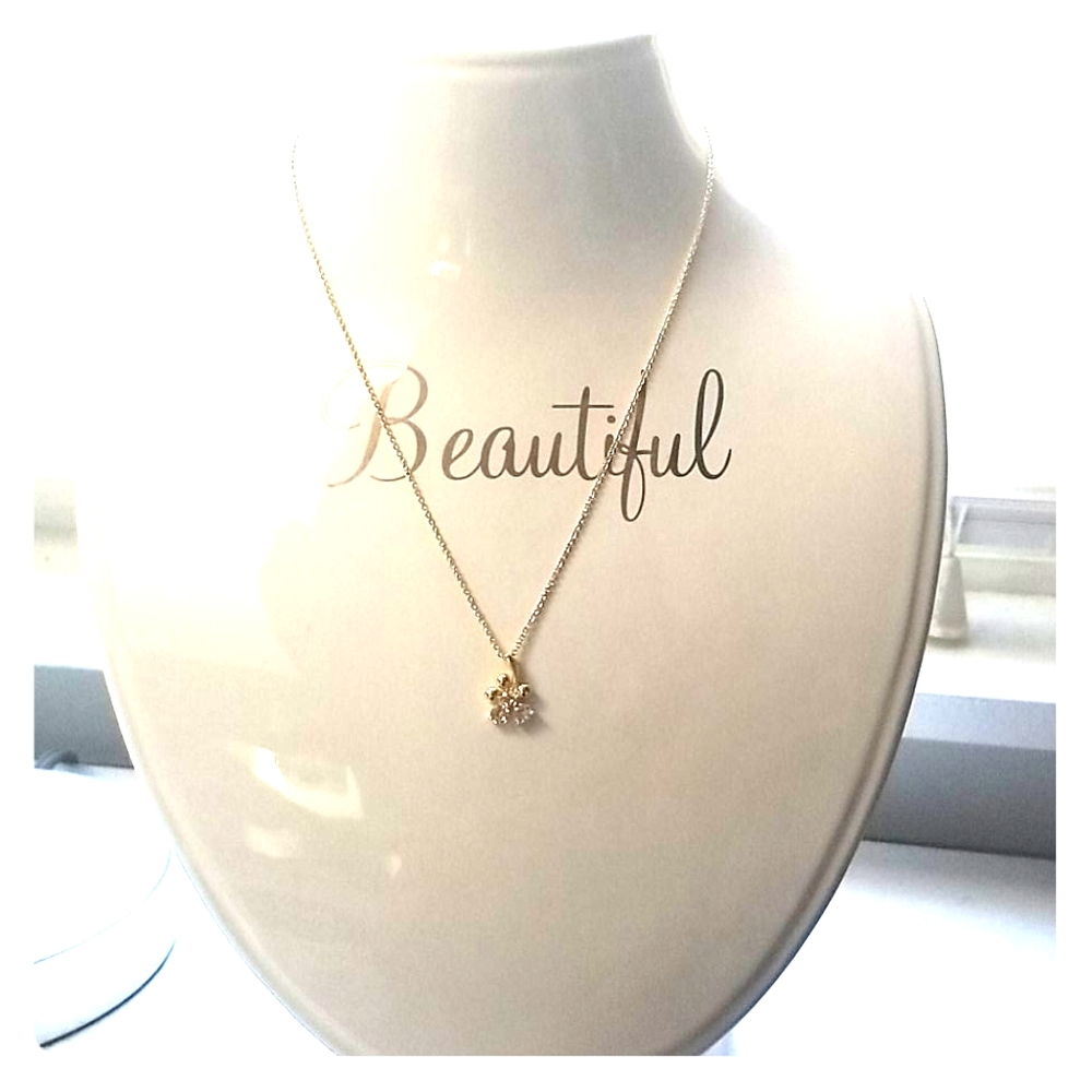16-18 inch gold costume necklace w/ pendant